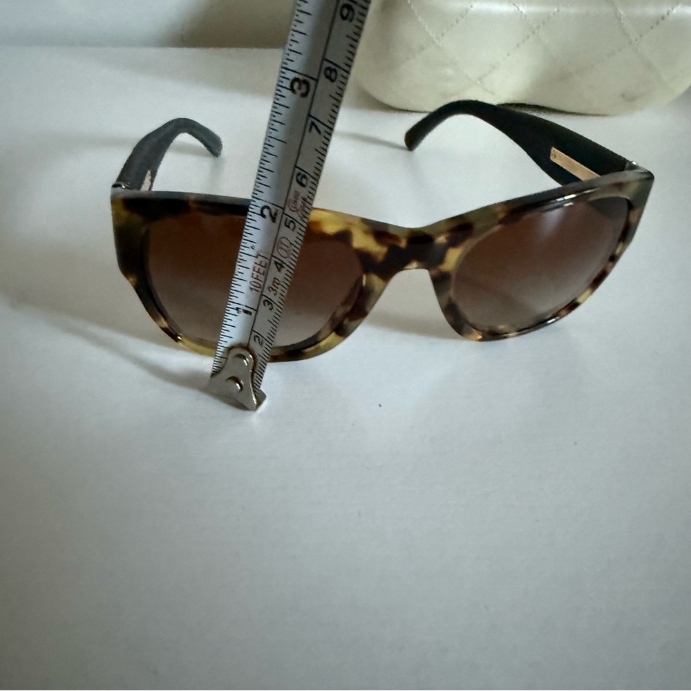 Chanel Tortoiseshell Cat Eye Sunglasses Tweed Arms Gold CC Logo Italy - Picture 9 of 12